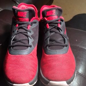Nike air max infuriate 3 size 9 men